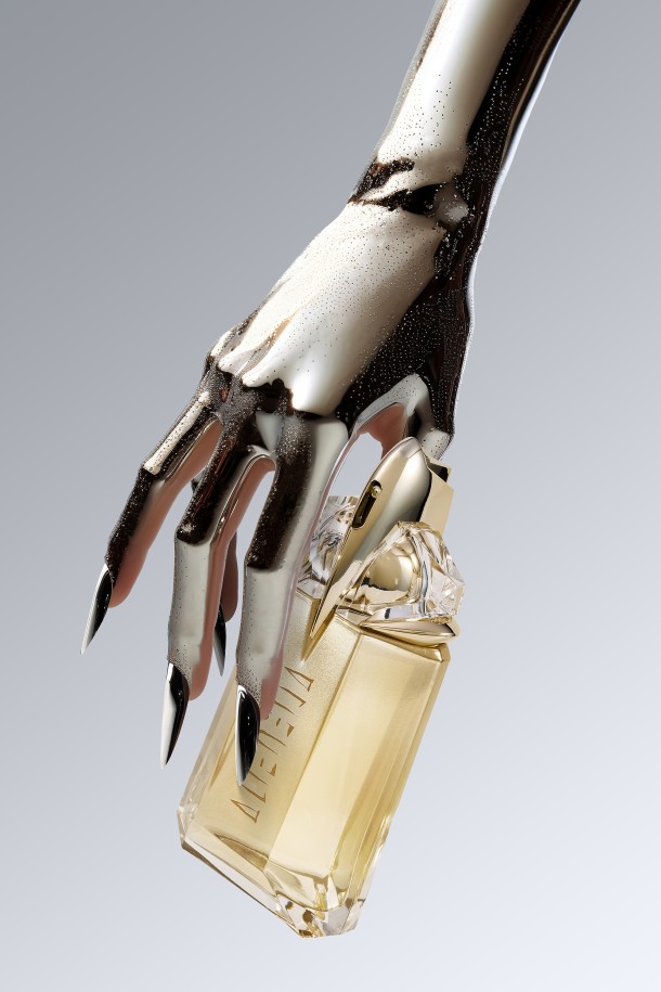 AI HAND MUGLER